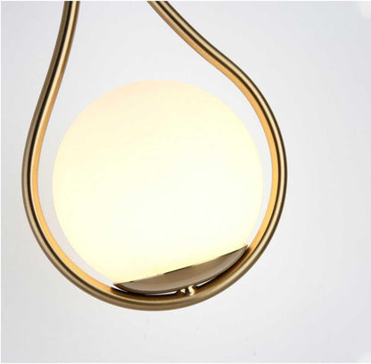 Moderne Wandlamp met Scandinavische Uitstraling - Zwart & Goud - Sfeervol Licht voor Elke Ruimte