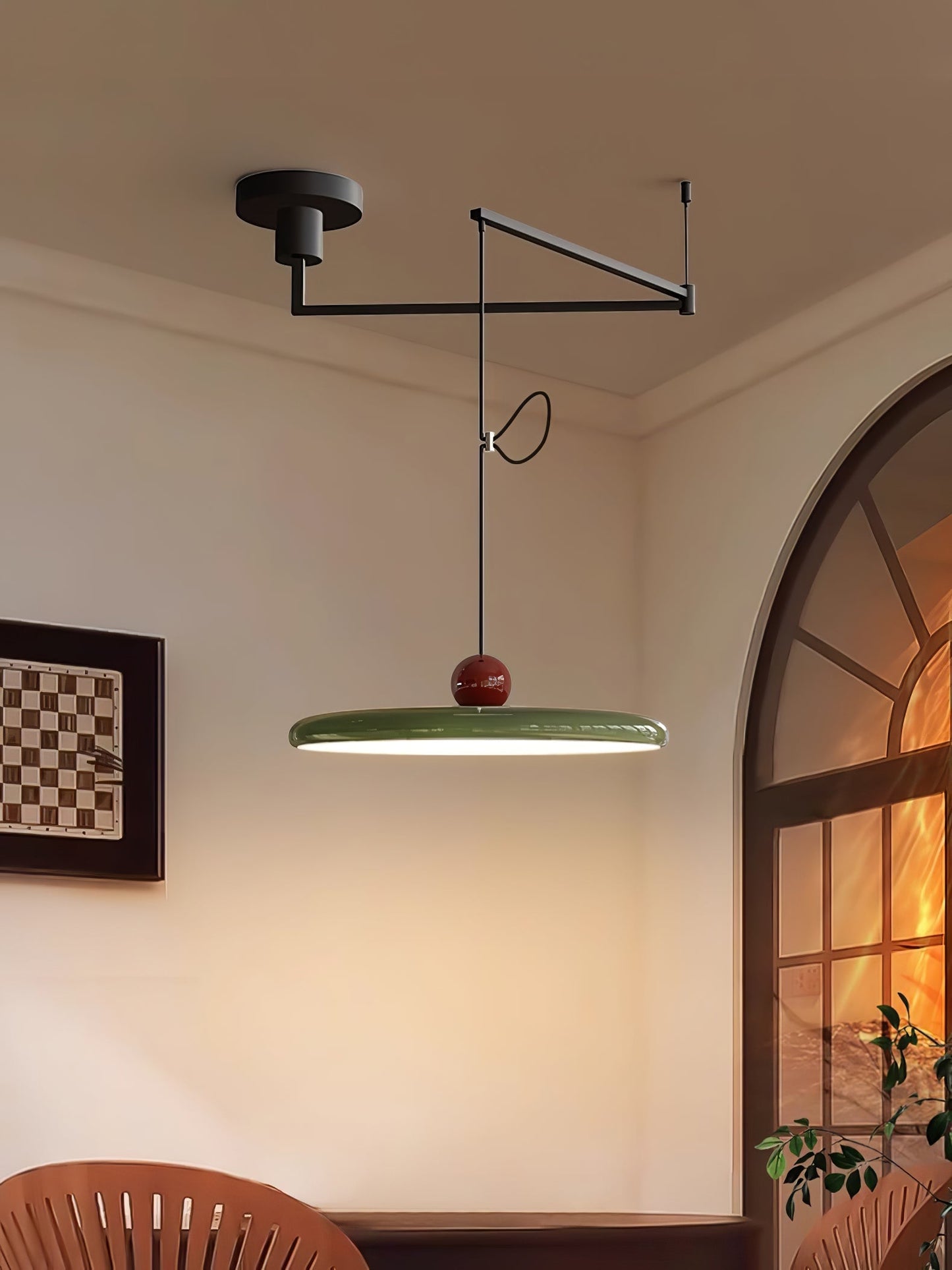 Mid-Century Swing Hanglamp — Kinetisch Design met Zwevende Schijf & Contragewicht | Verstelbare Armlamp voor Moderne Eetkamers en Creatieve Werkruimtes | Integrale LED