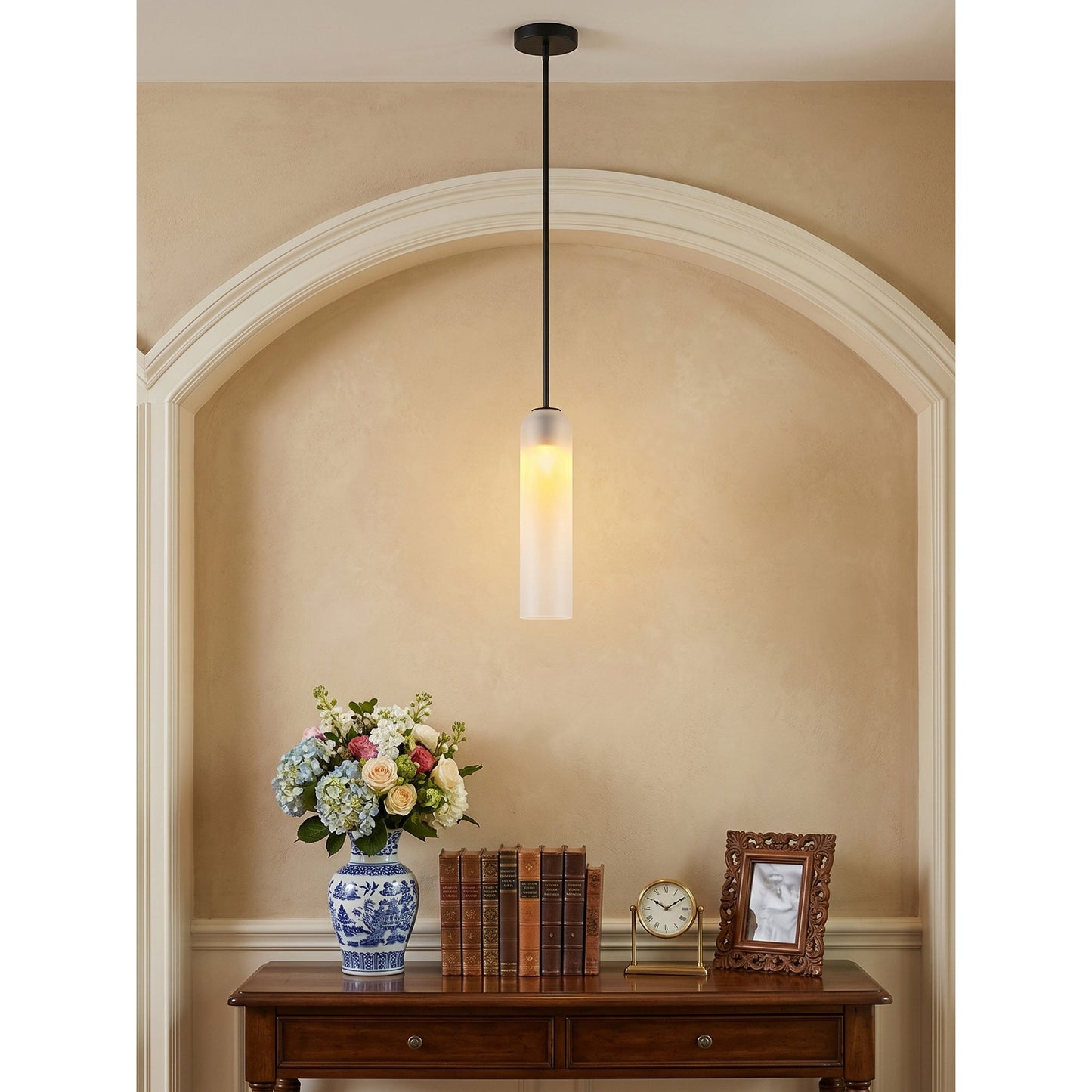 Glazen Hanglamp met Lange Buis – Mondgeblazen Glas Zwart of Goud Finish 10cm Diameter