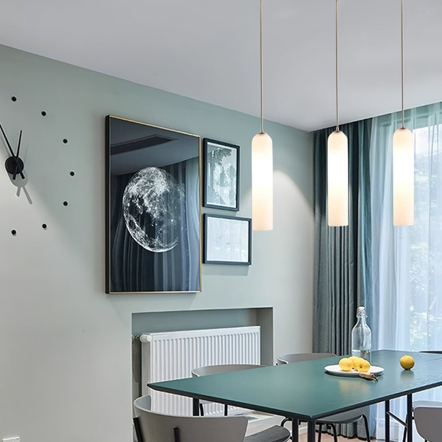 Glazen Hanglamp met Lange Buis – Mondgeblazen Glas Zwart of Goud Finish 10cm Diameter