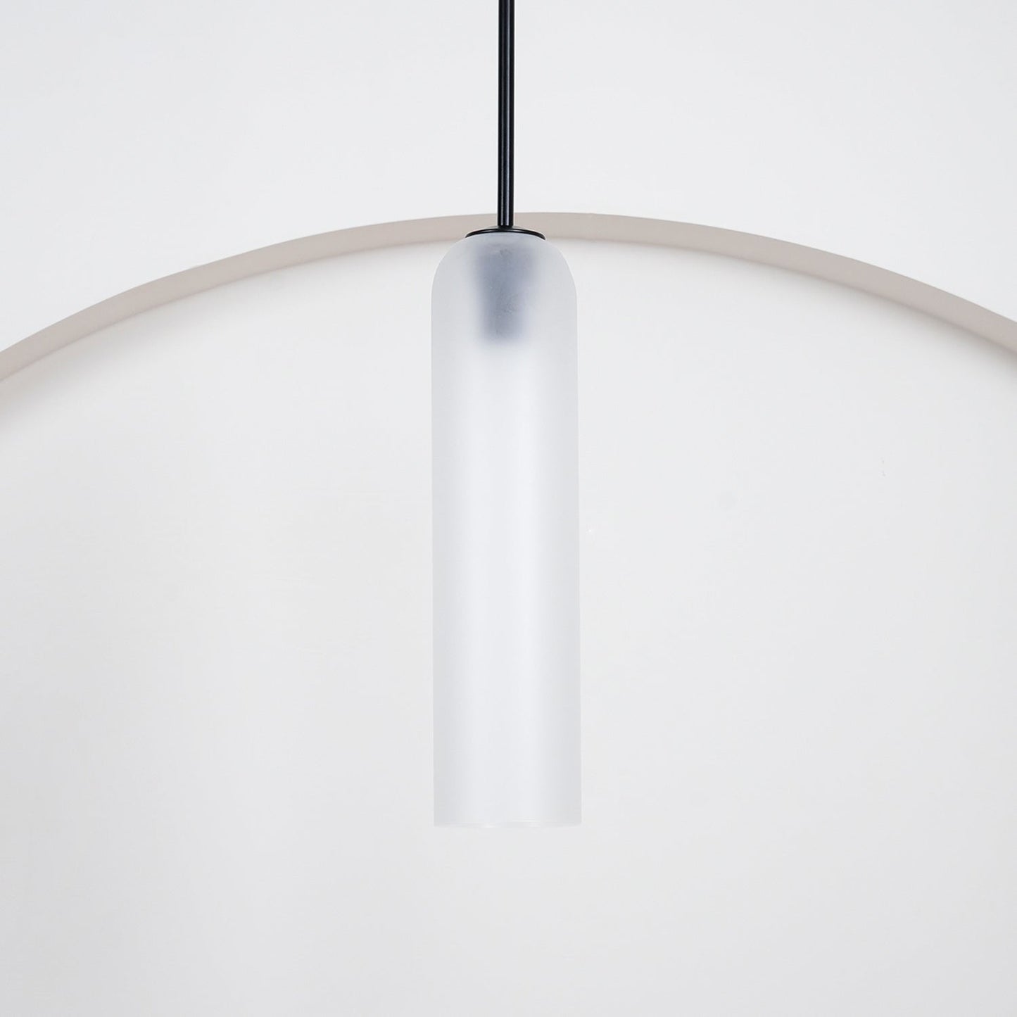 Glazen Hanglamp met Lange Buis – Mondgeblazen Glas Zwart of Goud Finish 10cm Diameter