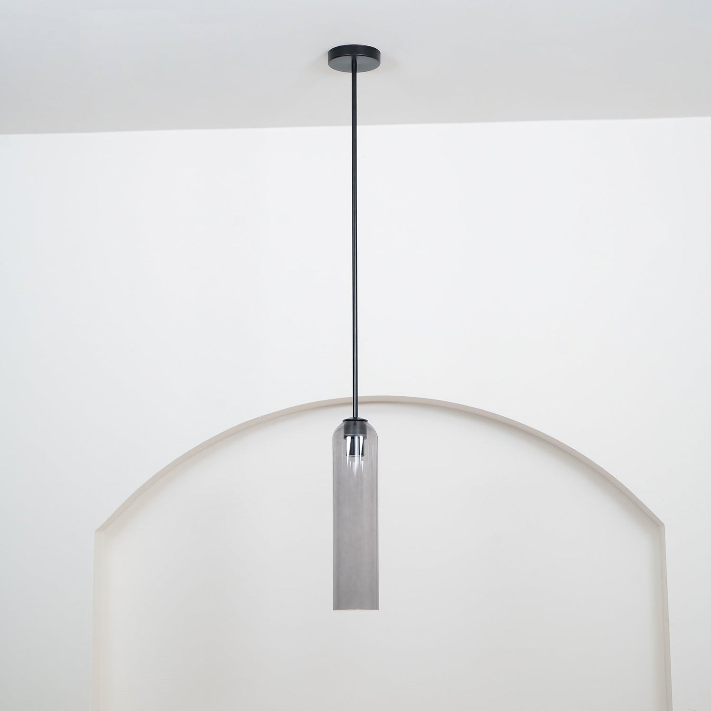 Glazen Hanglamp met Lange Buis – Mondgeblazen Glas Zwart of Goud Finish 10cm Diameter