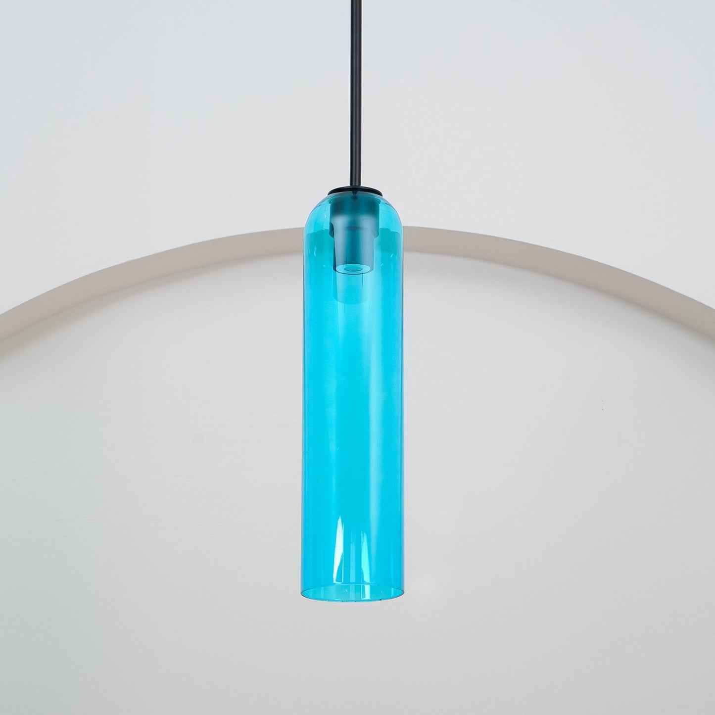 Glazen Hanglamp met Lange Buis – Mondgeblazen Glas Zwart of Goud Finish 10cm Diameter