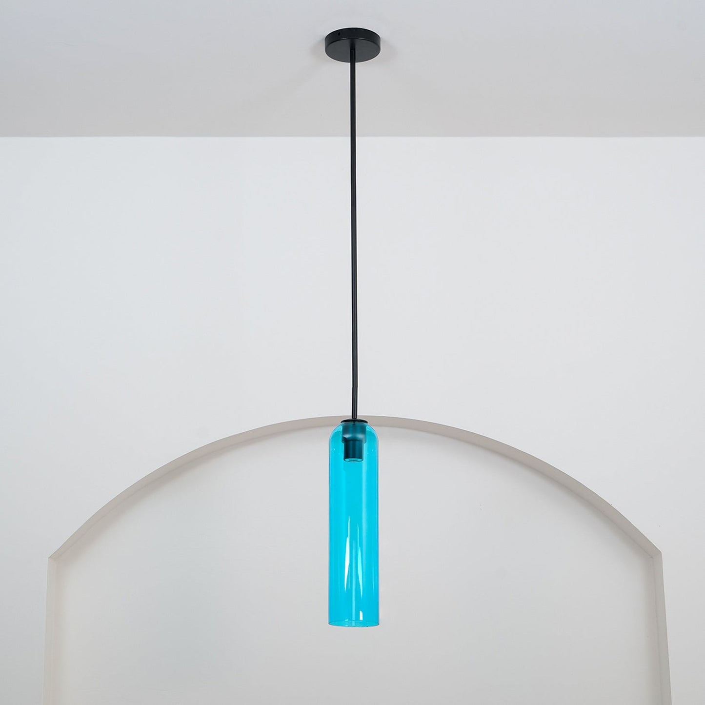 Glazen Hanglamp met Lange Buis – Mondgeblazen Glas Zwart of Goud Finish 10cm Diameter