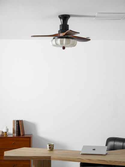 Plafondventilator met Verlichting – DC-Motor – Lotus-Dessin Katoenen Kap – Walnoothouten Bladen – Regelbaar & Omkeerbaar