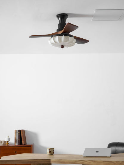 Plafondventilator met Verlichting – DC-Motor – Lotus-Dessin Katoenen Kap – Walnoothouten Bladen – Regelbaar & Omkeerbaar