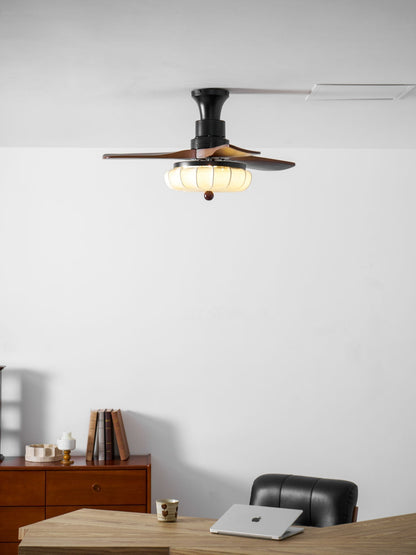 Plafondventilator met Verlichting – DC-Motor – Lotus-Dessin Katoenen Kap – Walnoothouten Bladen – Regelbaar & Omkeerbaar