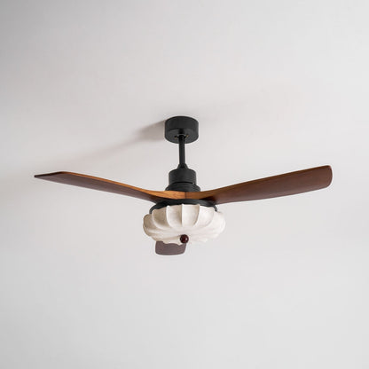 Plafondventilator met Verlichting – DC-Motor – Lotus-Dessin Katoenen Kap – Walnoothouten Bladen – Regelbaar & Omkeerbaar