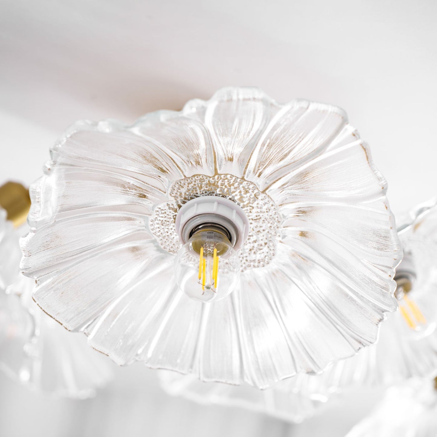 Glazen Plafondlamp met Bladmotief – 3, 5 of 6 Lichtpunten – Gouden Armatuur met Helder of Roze Matglas