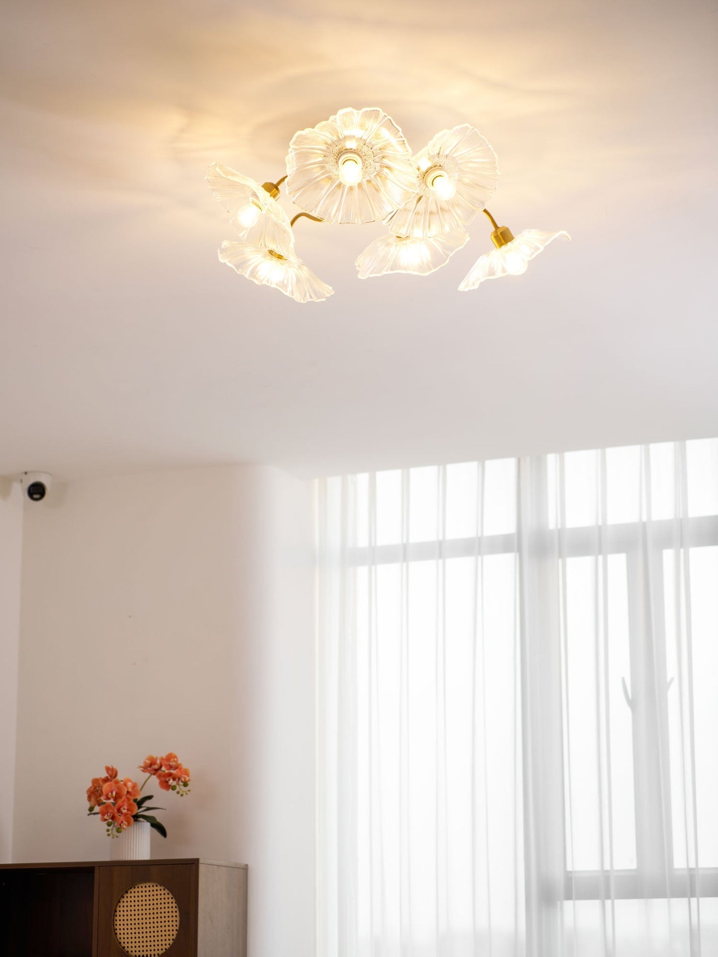 Glazen Plafondlamp met Bladmotief – 3, 5 of 6 Lichtpunten – Gouden Armatuur met Helder of Roze Matglas
