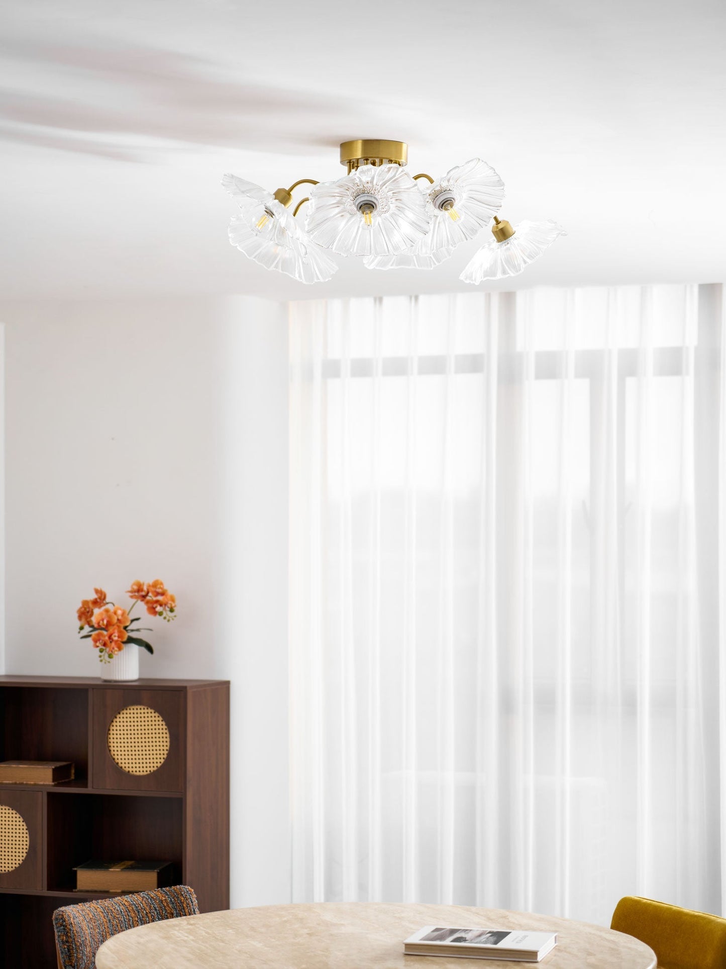 Glazen Plafondlamp met Bladmotief – 3, 5 of 6 Lichtpunten – Gouden Armatuur met Helder of Roze Matglas