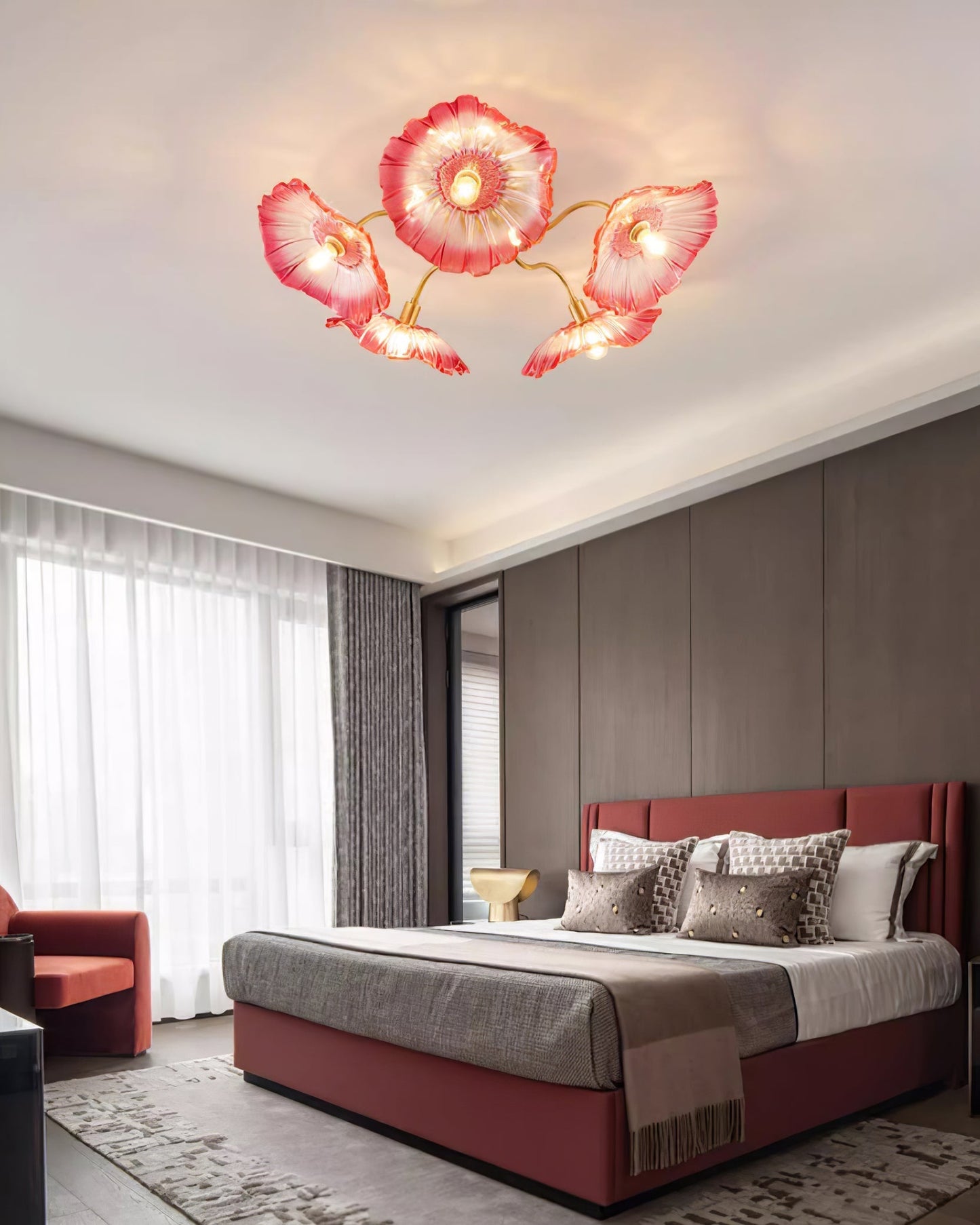 Glazen Plafondlamp met Bladmotief – 3, 5 of 6 Lichtpunten – Gouden Armatuur met Helder of Roze Matglas