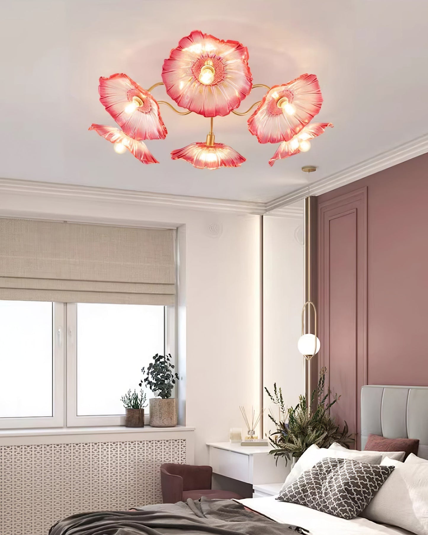 Glazen Plafondlamp met Bladmotief – 3, 5 of 6 Lichtpunten – Gouden Armatuur met Helder of Roze Matglas