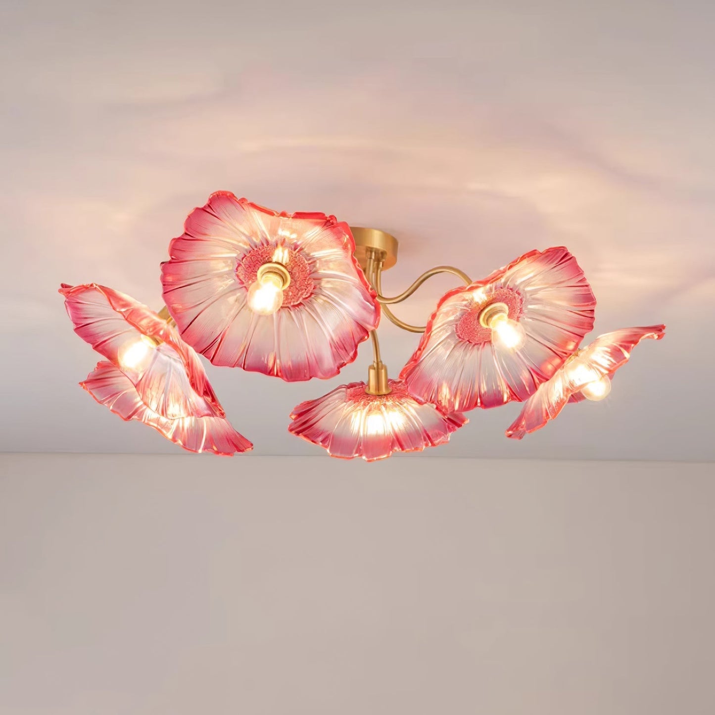 Glazen Plafondlamp met Bladmotief – 3, 5 of 6 Lichtpunten – Gouden Armatuur met Helder of Roze Matglas