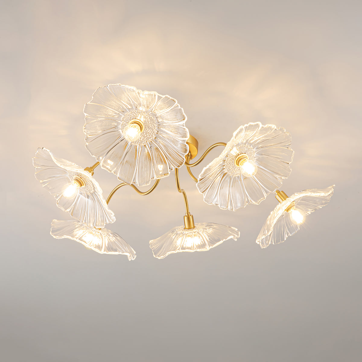 Glazen Plafondlamp met Bladmotief – 3, 5 of 6 Lichtpunten – Gouden Armatuur met Helder of Roze Matglas