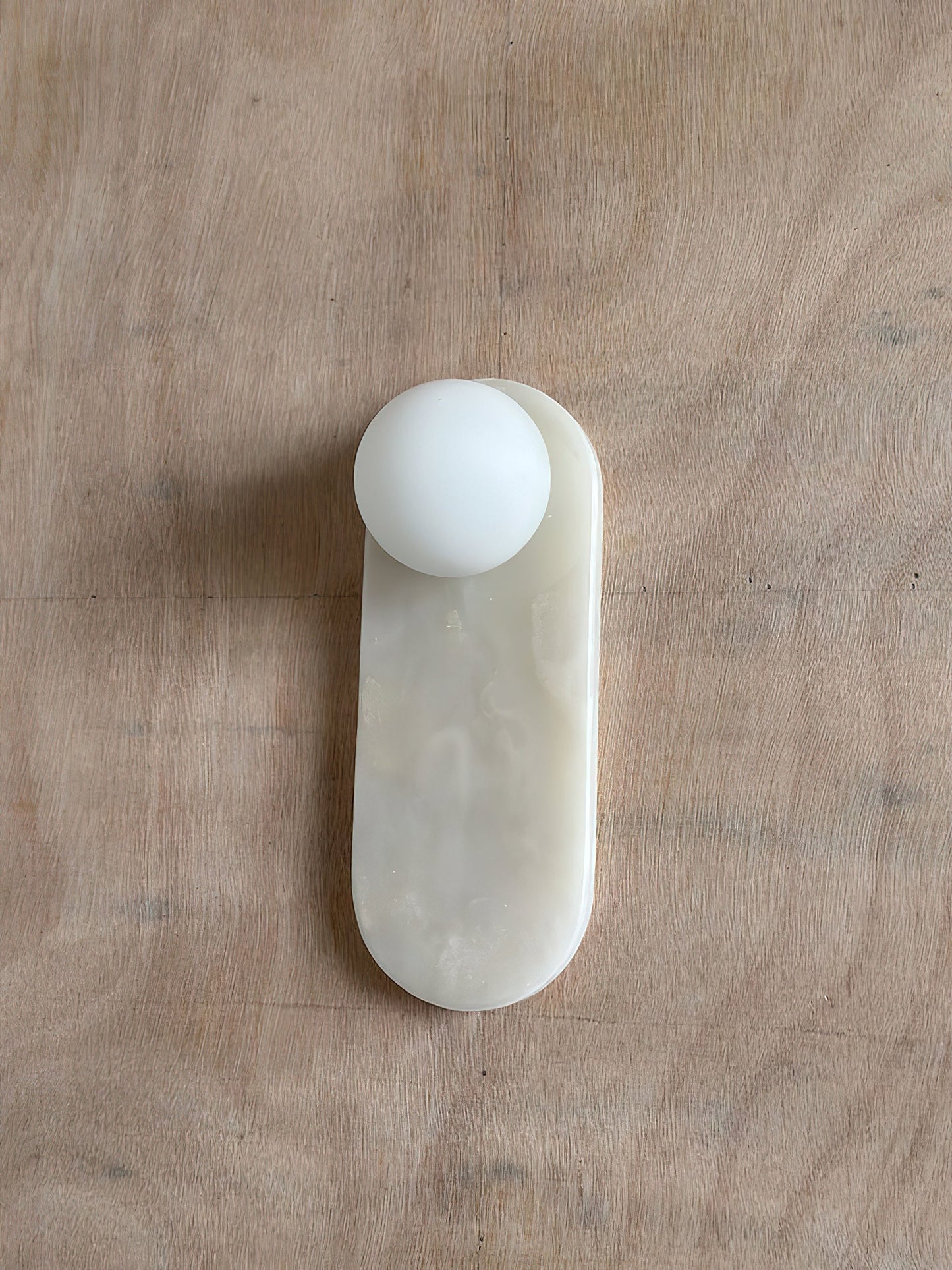 Luxe Wandlamp van Jade of Marmer met Glazen Kap – Mid Century Design Verlichting voor Slaapkamer en Hal