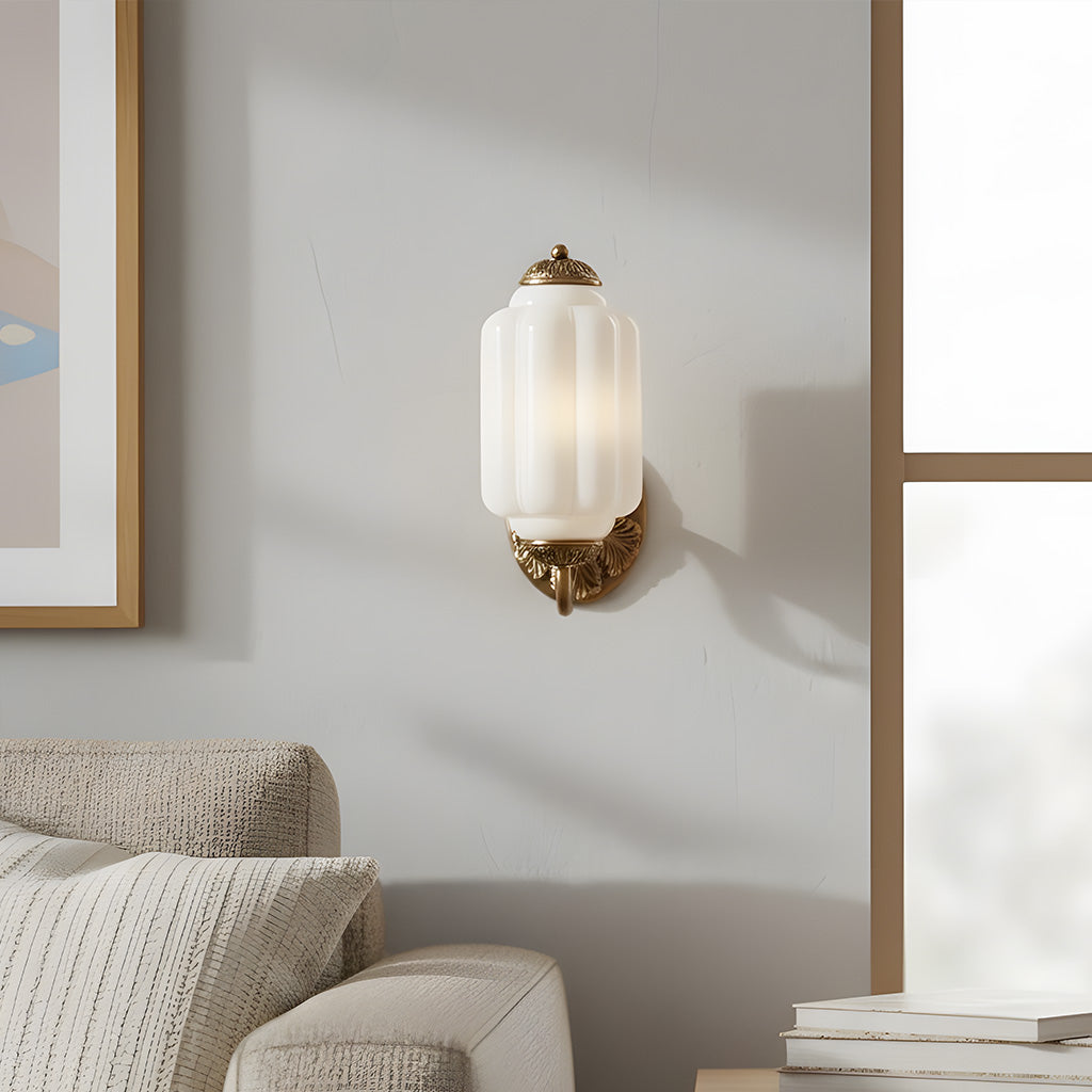 Vintage Wandlamp met Melkglas en Geolied Messing – Klassieke Retro Verlichting voor Hal, Slaapkamer, Woonkamer
