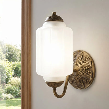 Vintage Wandlamp met Melkglas en Geolied Messing – Klassieke Retro Verlichting voor Hal, Slaapkamer, Woonkamer