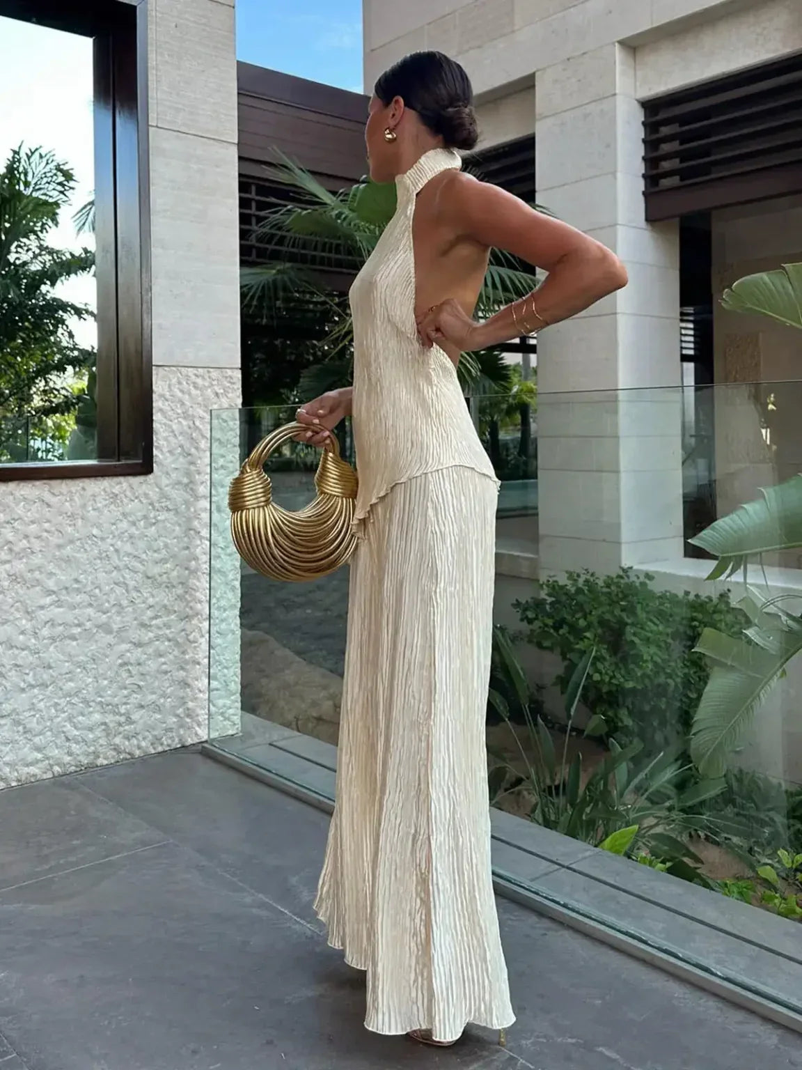 Elegante Jurk met Diepe Halslijn en Wijdere Mouw