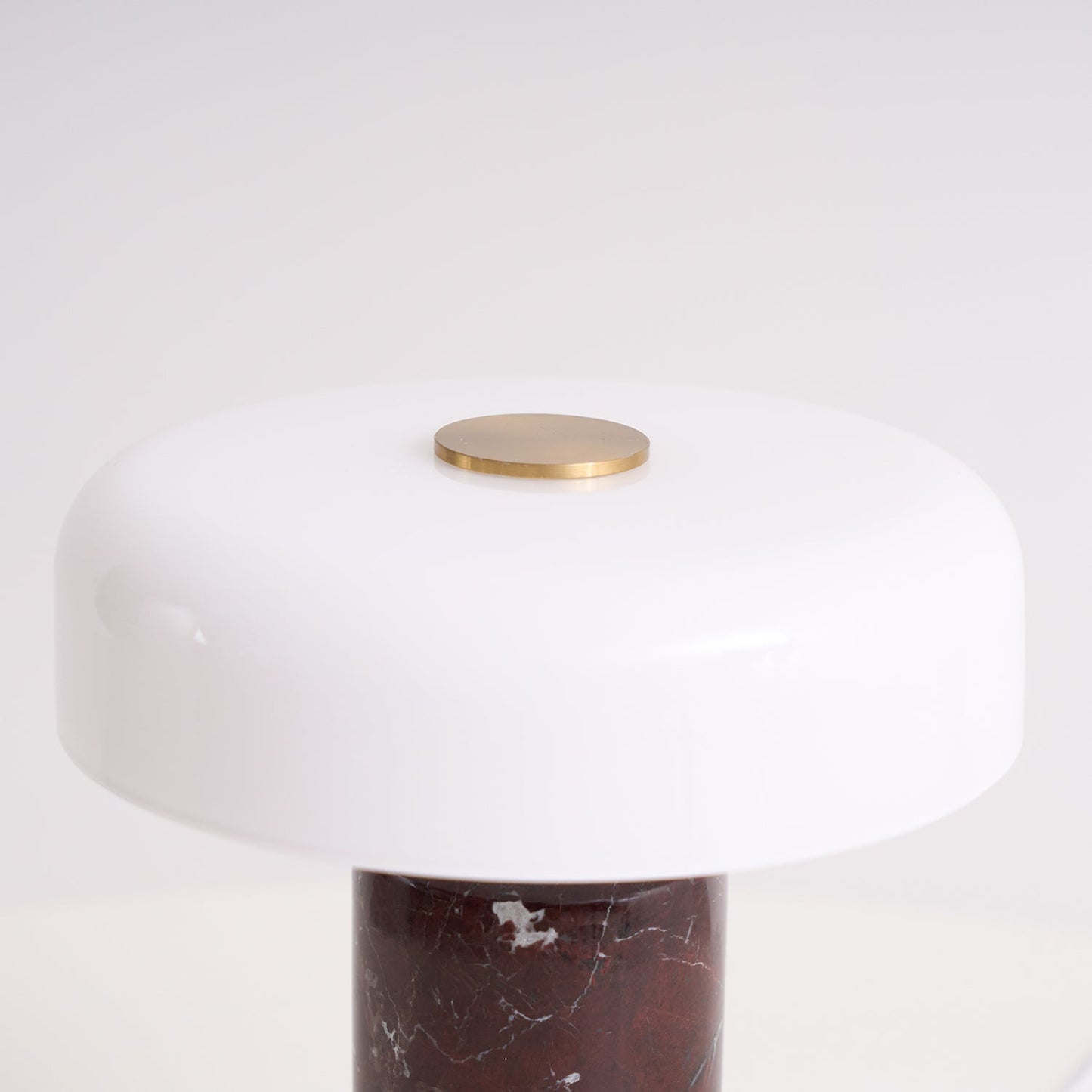 Marmeren Tafellamp met Oplaadbare Batterij – Opaline Glazen Bol & Espresso Marmeren Voet – Touch Dimbaar