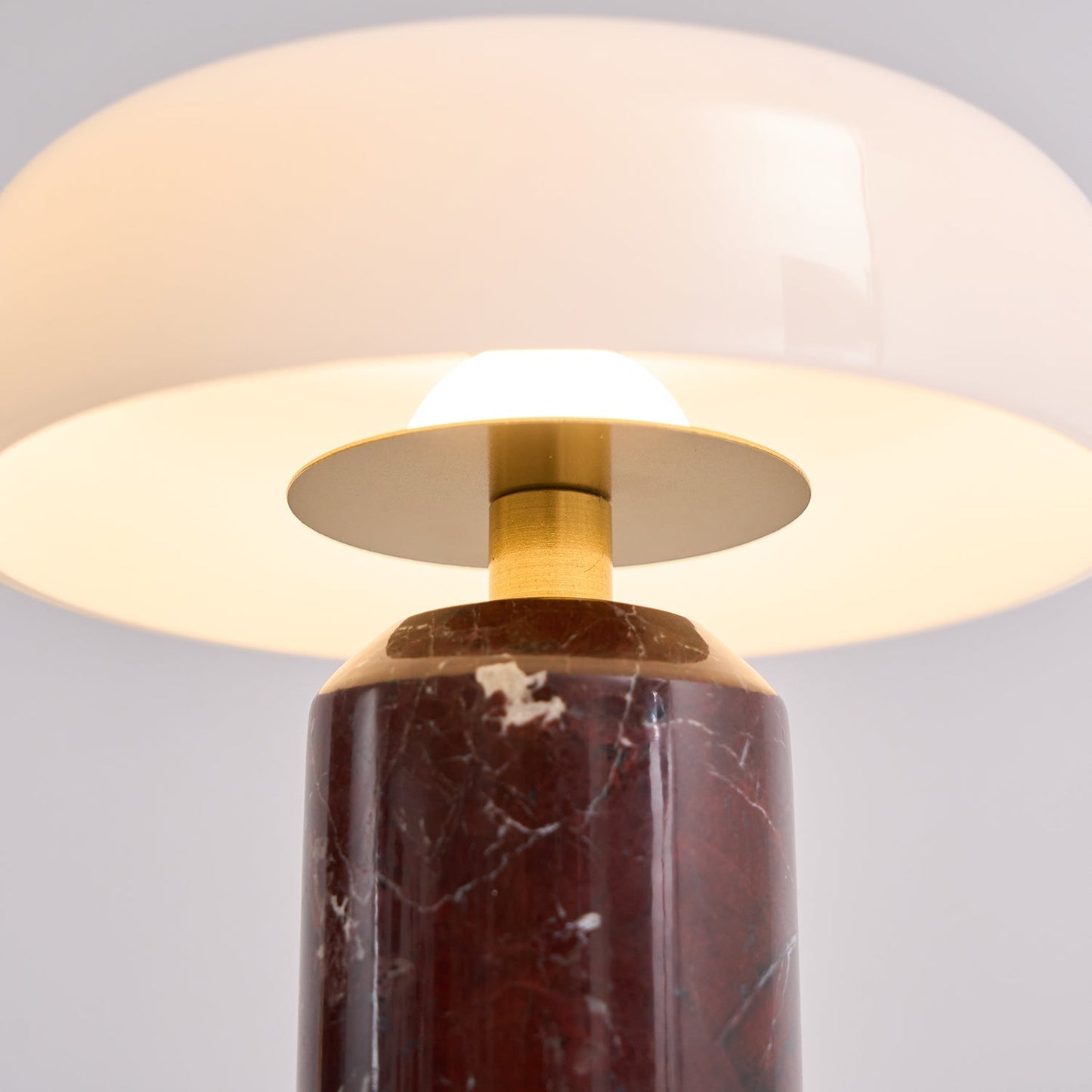 Marmeren Tafellamp met Oplaadbare Batterij – Opaline Glazen Bol & Espresso Marmeren Voet – Touch Dimbaar
