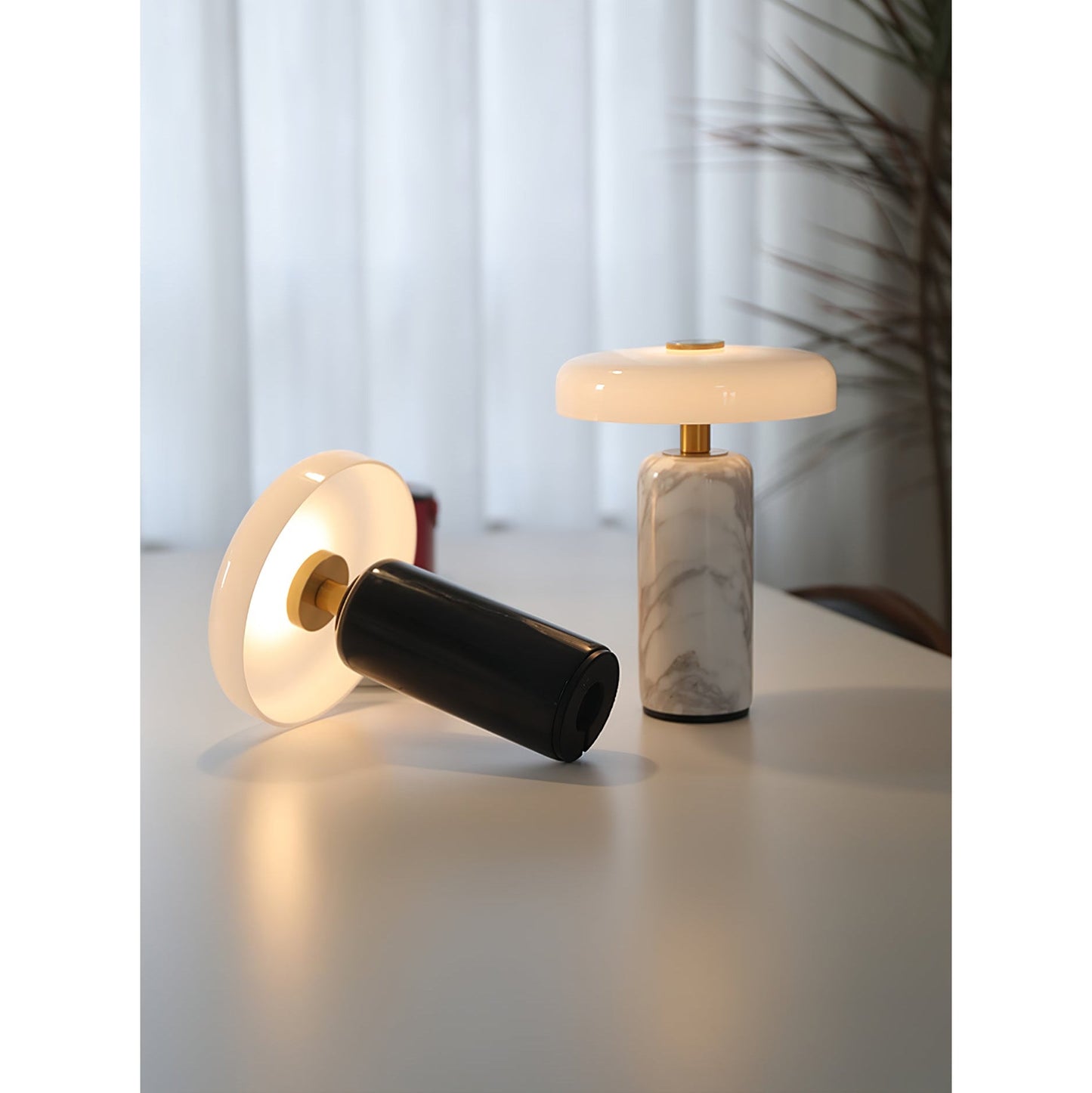 Marmeren Tafellamp met Oplaadbare Batterij – Opaline Glazen Bol & Espresso Marmeren Voet – Touch Dimbaar