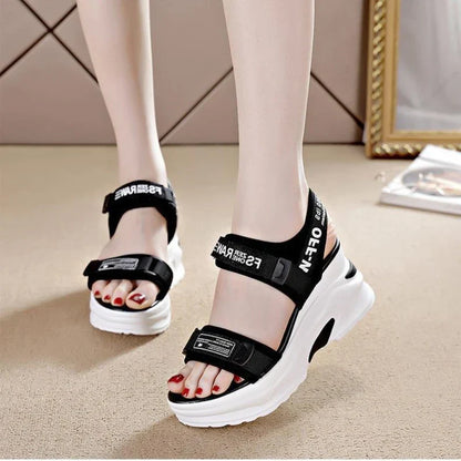 Vrouwen Zomersandalen met Sleehak Luxe Leer