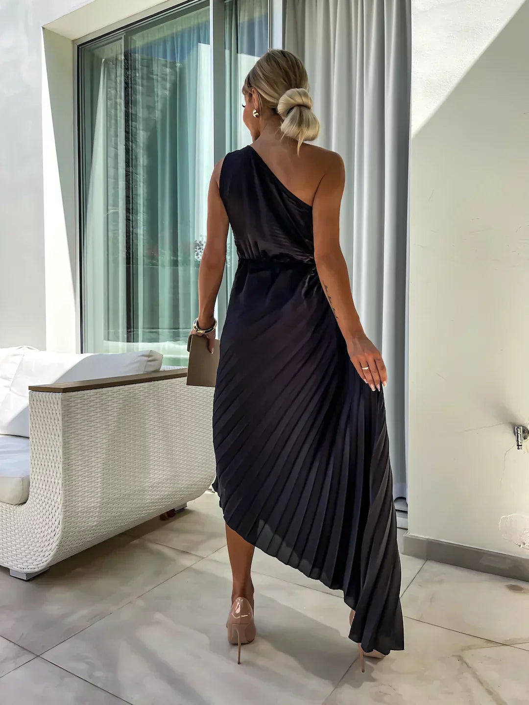 Mandy | Elegante Geplooide Maxijurk met Asymmetrische Halslijn 6