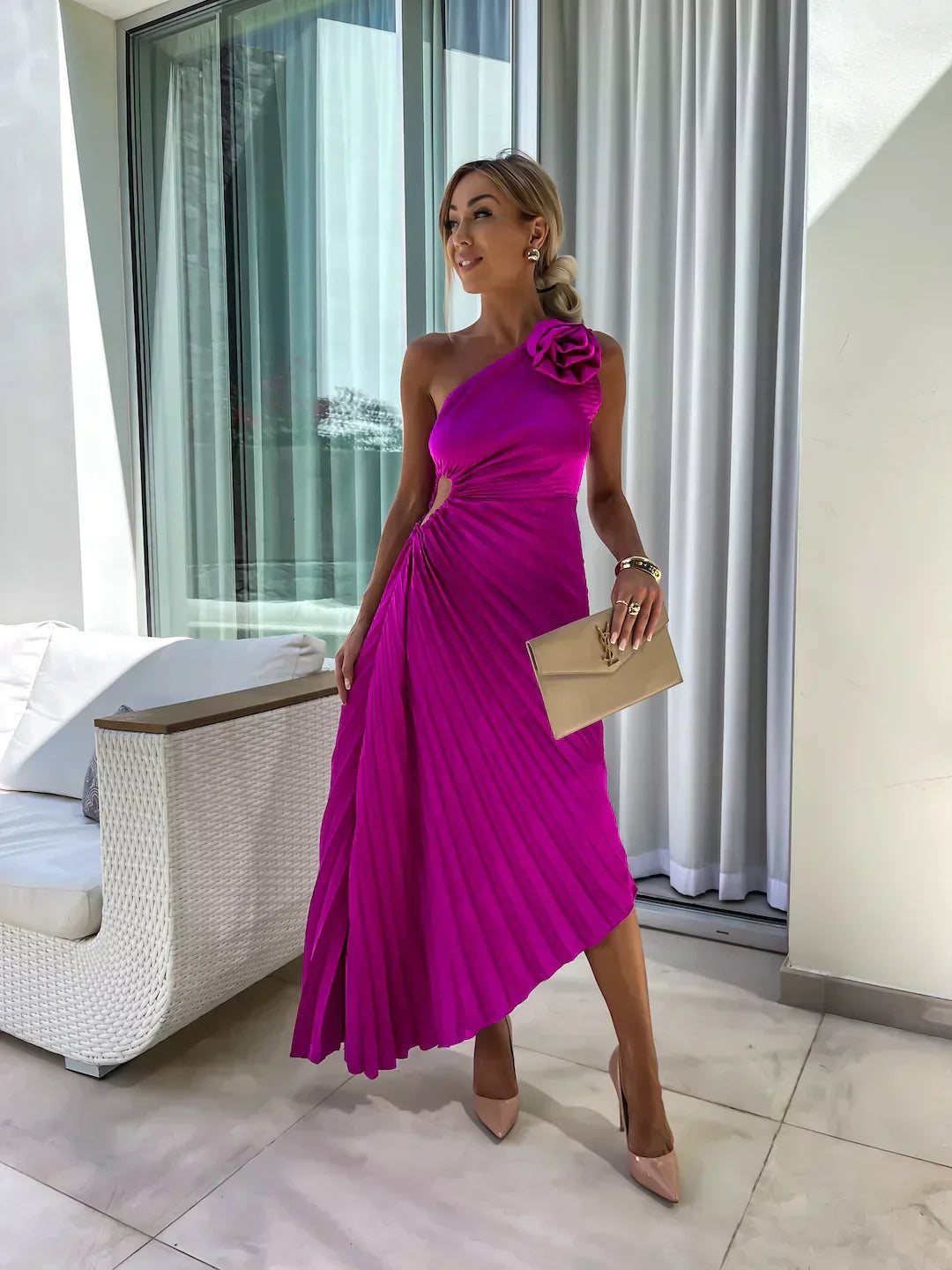 Mandy | Elegante Geplooide Maxijurk met Asymmetrische Halslijn 7