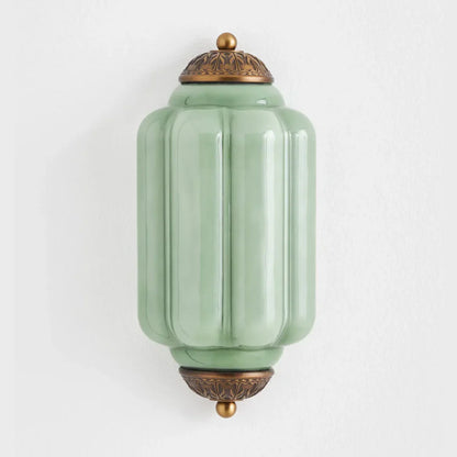 Vintage Wandlamp met Melkglazen Kap en Antieke Afwerking voor Sfeervolle Verlichting