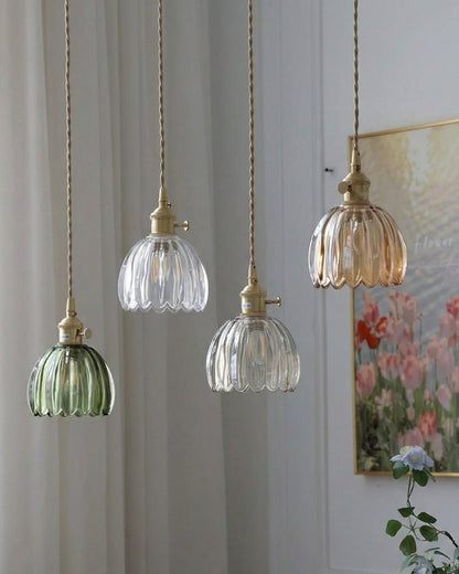 MAREN Hanglamp – Japanse Bloemvormige Glazen Lamp met Zacht Diffuus Licht – Verkrijgbaar in Groen, Transparant, Amber en Rookgrijs – Ø12cm x H18cm