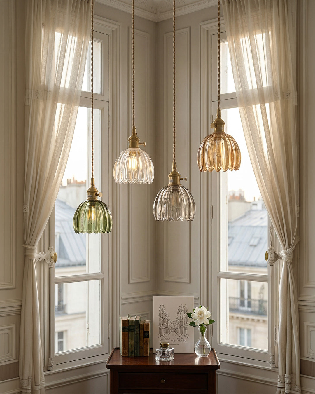 MAREN Hanglamp – Japanse Bloemvormige Glazen Lamp met Zacht Diffuus Licht – Verkrijgbaar in Groen, Transparant, Amber en Rookgrijs – Ø12cm x H18cm