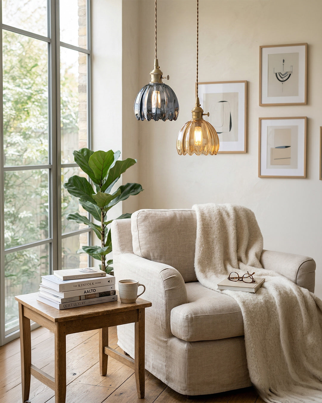 MAREN Hanglamp – Japanse Bloemvormige Glazen Lamp met Zacht Diffuus Licht – Verkrijgbaar in Groen, Transparant, Amber en Rookgrijs – Ø12cm x H18cm