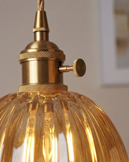 MAREN Hanglamp – Japanse Bloemvormige Glazen Lamp met Zacht Diffuus Licht – Verkrijgbaar in Groen, Transparant, Amber en Rookgrijs – Ø12cm x H18cm