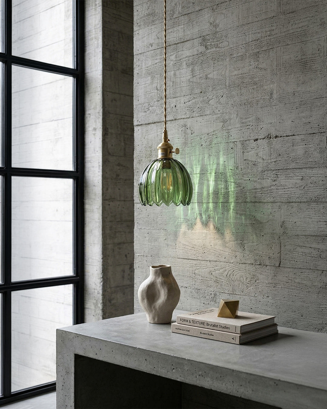 MAREN Hanglamp – Japanse Bloemvormige Glazen Lamp met Zacht Diffuus Licht – Verkrijgbaar in Groen, Transparant, Amber en Rookgrijs – Ø12cm x H18cm