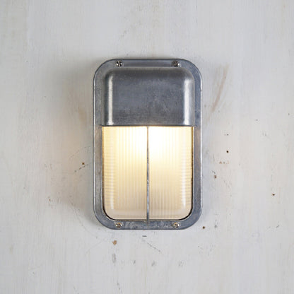 Vintage Buitenlamp Messing met Glazen Kap - Wandverlichting voor Terras & Tuin