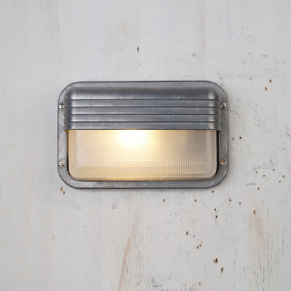 Nautische Buiten Wandlamp Bulkhead Met Opaal Glas En Aluminium Behuizing Voor Gevel En Entree