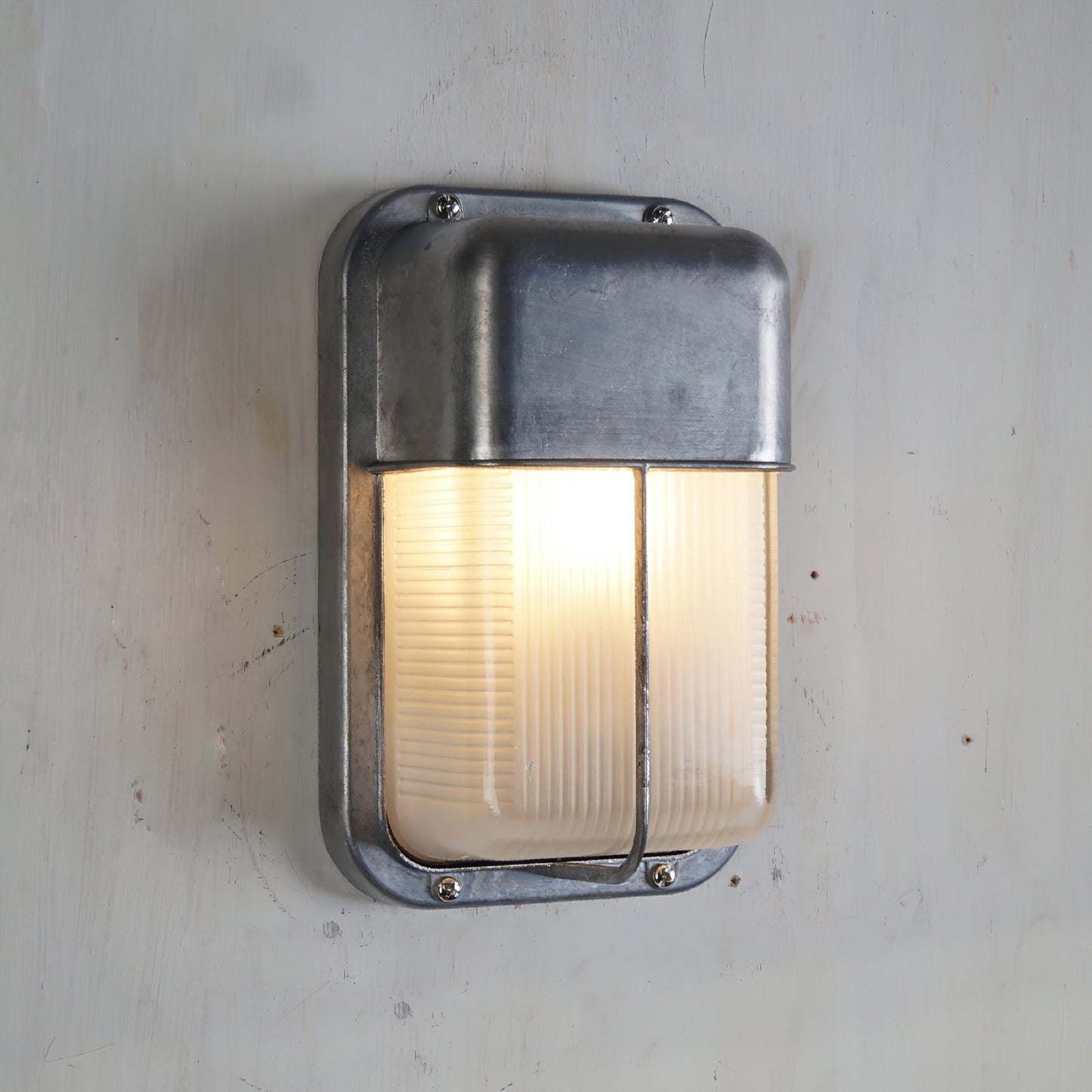 Nautische Buiten Wandlamp Bulkhead Met Opaal Glas En Aluminium Behuizing Voor Gevel En Entree