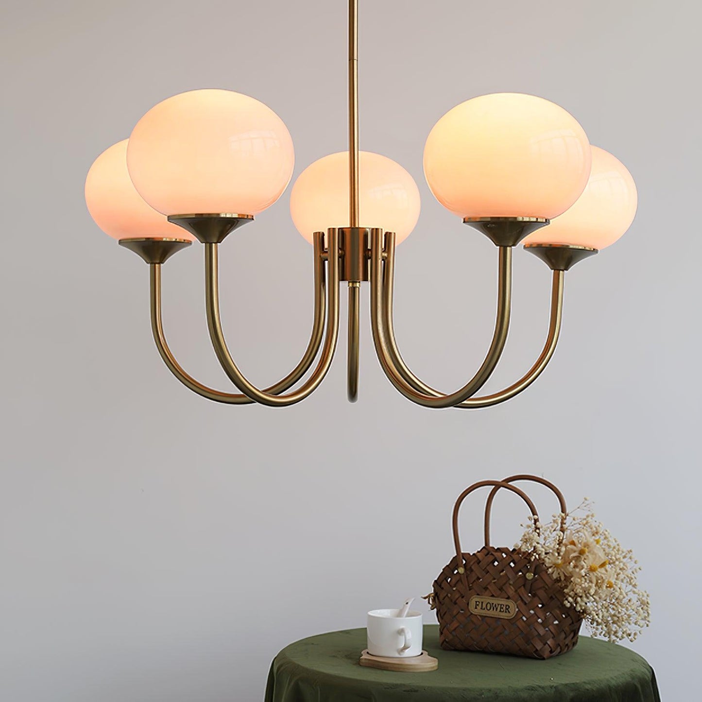 Glazen Kroonluchter Met Roze Witte Of Creme Bollen En Gouden Of Chromen Frame Moderne Design Kroonluchter Met 3 Of 5 Lichtpunten Voor Woonkamer En Eetkamer