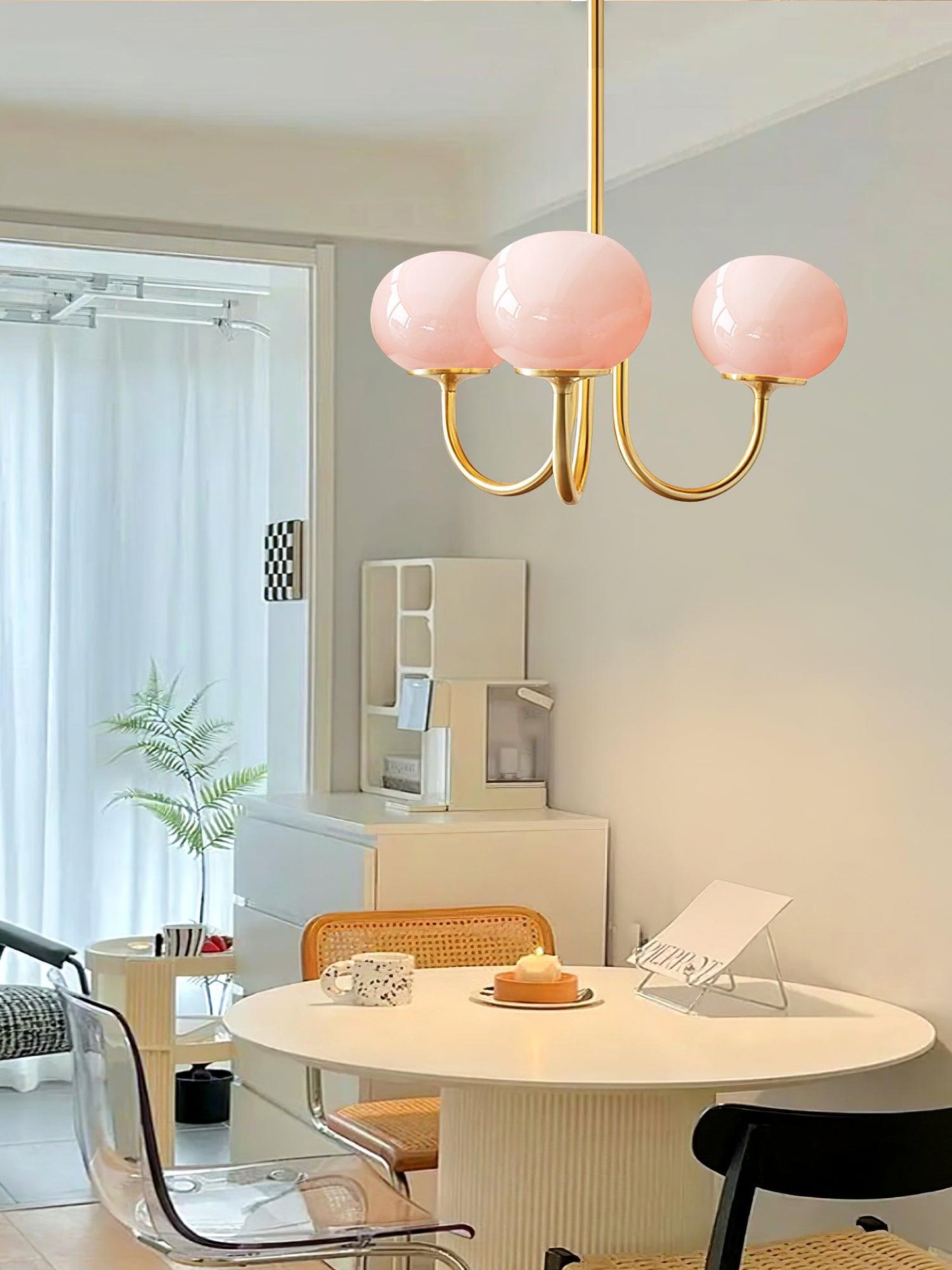 Glazen Kroonluchter Met Roze Witte Of Creme Bollen En Gouden Of Chromen Frame Moderne Design Kroonluchter Met 3 Of 5 Lichtpunten Voor Woonkamer En Eetkamer