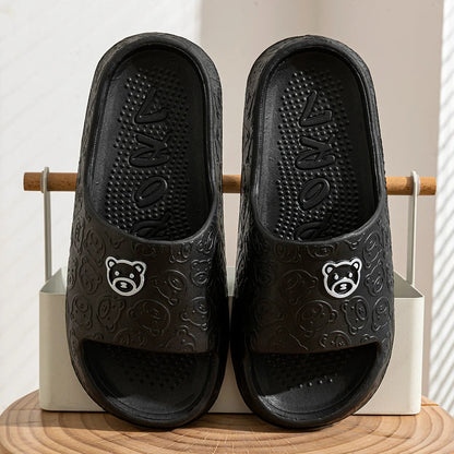 Pantoffels met Grappige Beer Cartoon Ontwerp