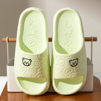 Pantoffels met Grappige Beer Cartoon Ontwerp
