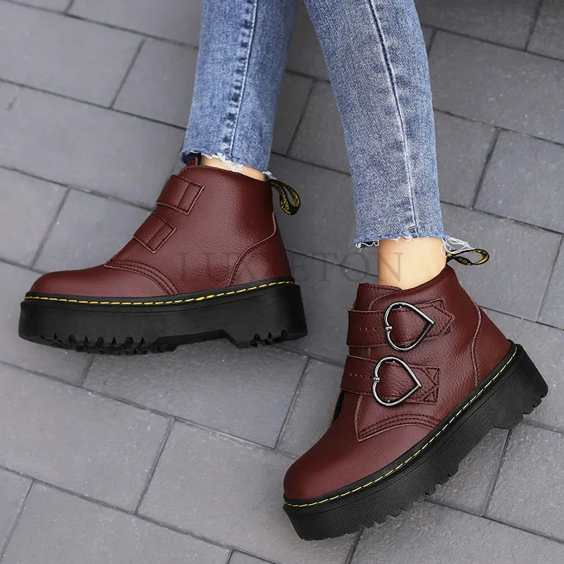 Dames Enkelboots met Hartvormige Gesp Comfortabel Leer
