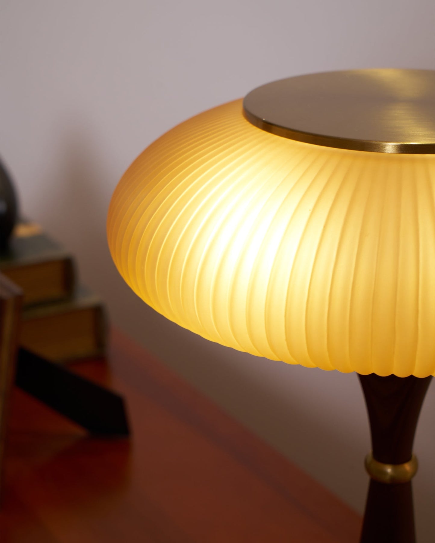 Tafellamp met Paddenstoelkap – Vintage Designverlichting voor Bureaus en Nachtkastjes