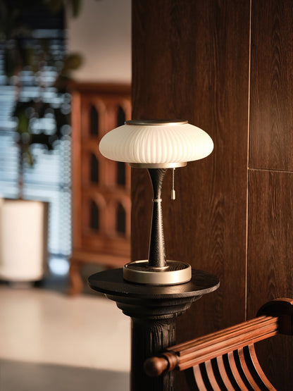 Tafellamp met Paddenstoelkap – Vintage Designverlichting voor Bureaus en Nachtkastjes