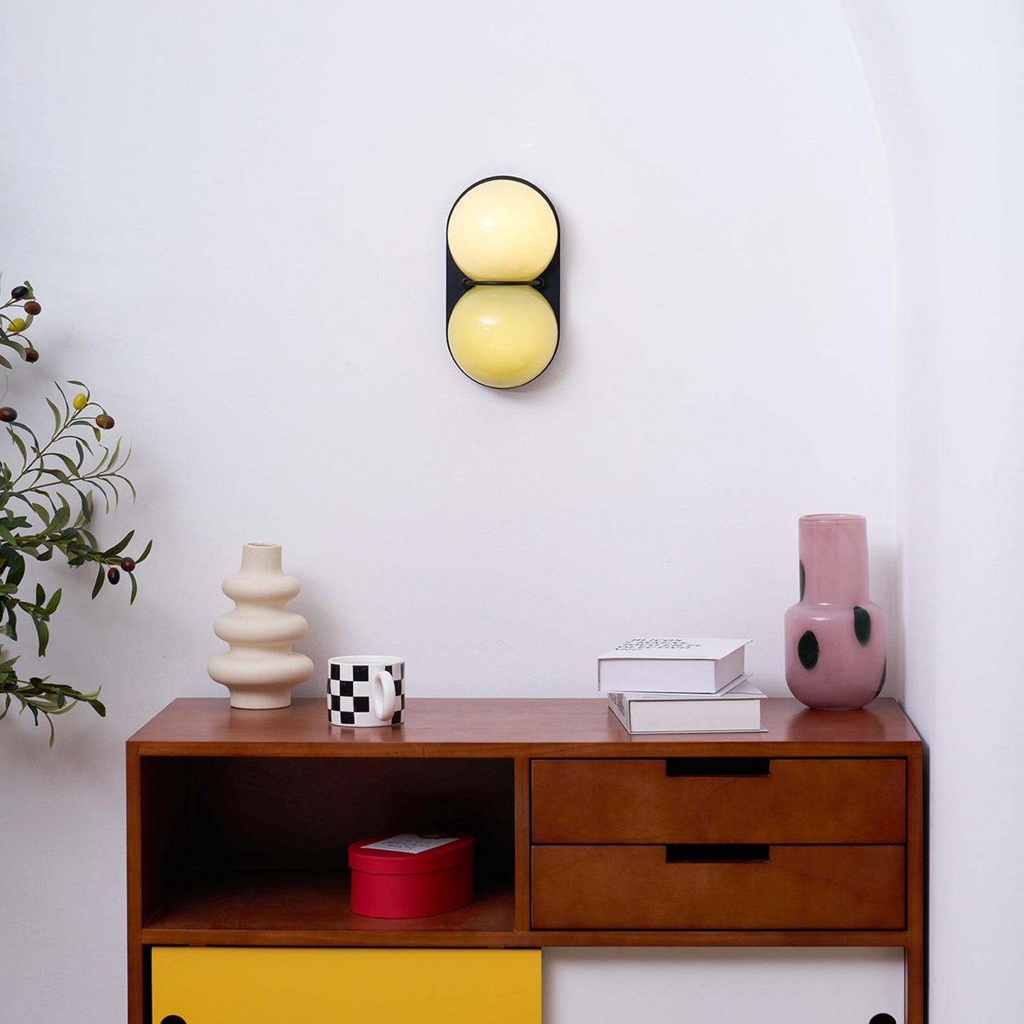 Moderne Dubbele Glazen Wandlamp – Speelse Verlichting met Gekleurde Glazen voor Slaapkamer & Kinderkamer