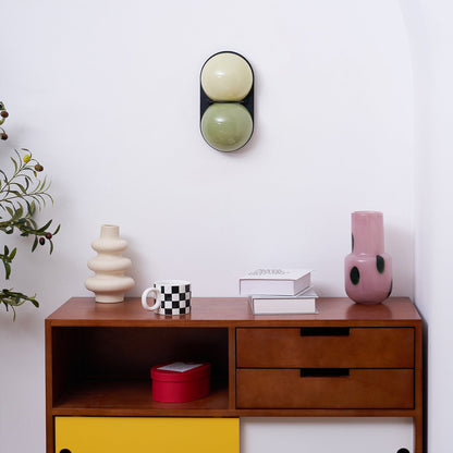 Moderne Dubbele Glazen Wandlamp – Speelse Verlichting met Gekleurde Glazen voor Slaapkamer & Kinderkamer