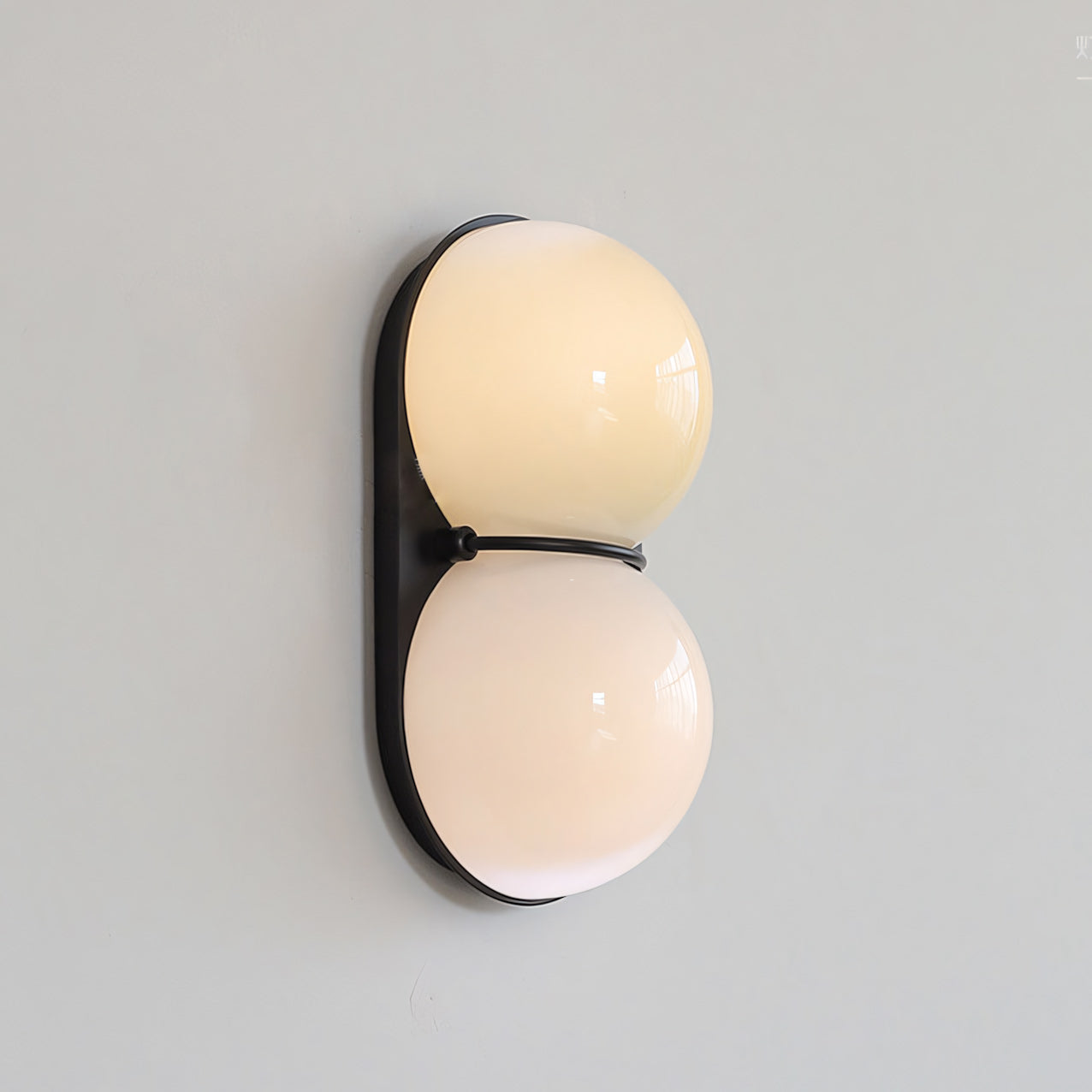 Moderne Dubbele Glazen Wandlamp – Speelse Verlichting met Gekleurde Glazen voor Slaapkamer & Kinderkamer