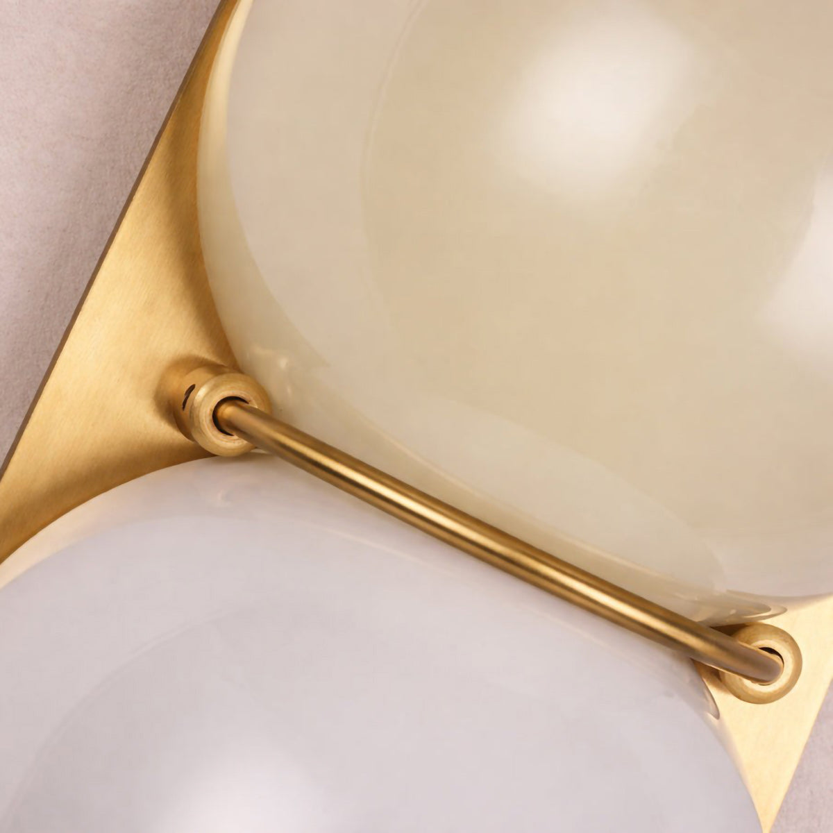 Moderne Dubbele Glazen Wandlamp – Speelse Verlichting met Gekleurde Glazen voor Slaapkamer & Kinderkamer