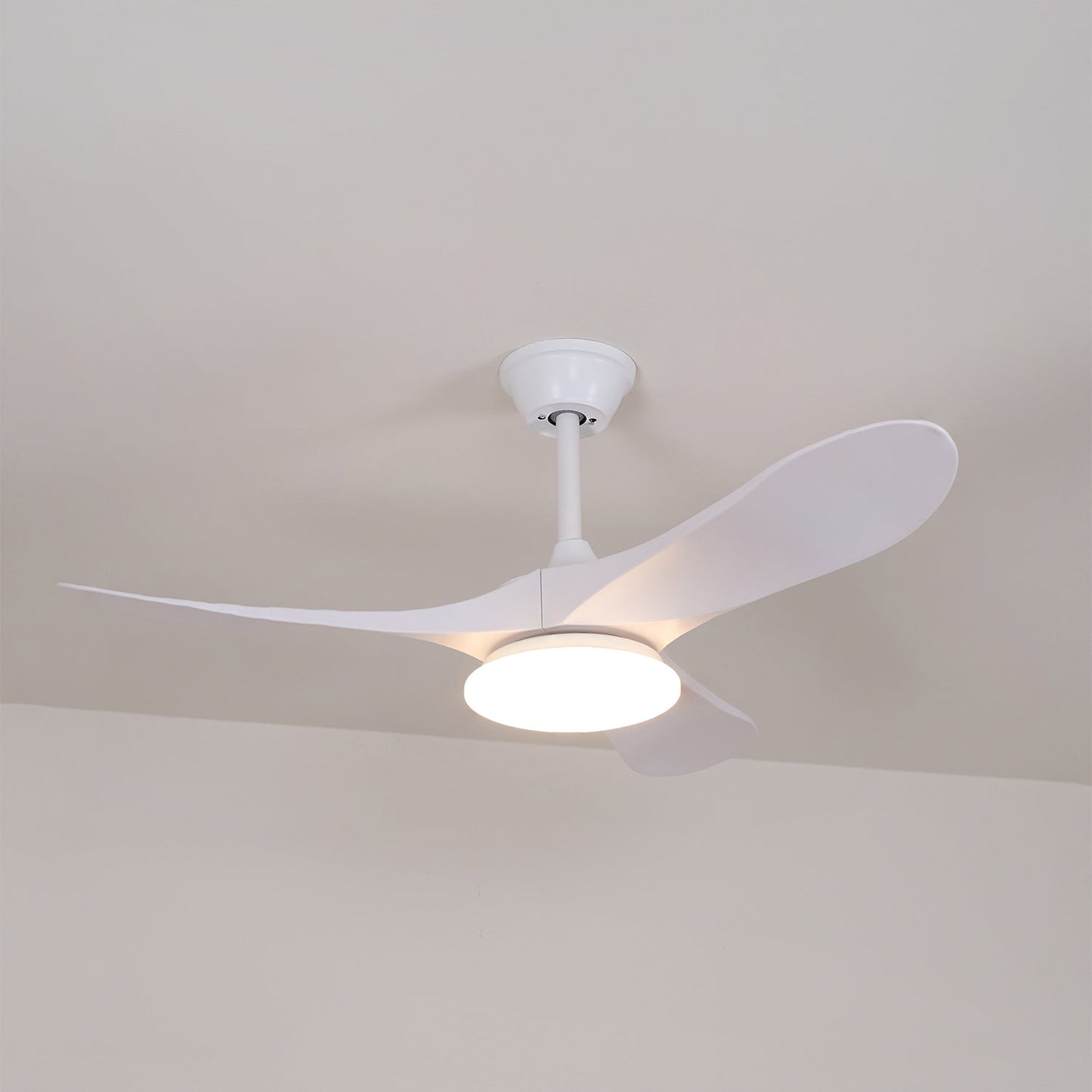 Plafondventilator met LED-verlichting — Modern design met houtnerf en 6 snelheden